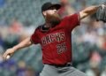 Filis refuerza el bullpen con la firma de Bradley