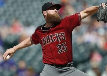 Filis refuerza el bullpen con la firma de Bradley