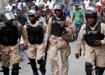 Policía haitiana dispersa por la fuerza protesta pacífica contra inseguridad