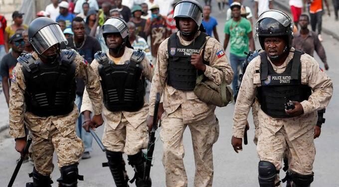 Policía haitiana dispersa por la fuerza protesta pacífica contra inseguridad