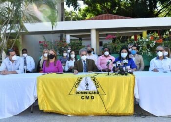 CMD rechaza flexibilización de toque de queda y otras medidas del gobierno en medio de ola de COVID