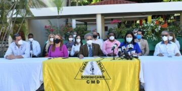 CMD rechaza flexibilización de toque de queda y otras medidas del gobierno en medio de ola de COVID