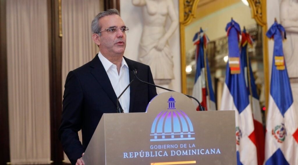 Abinader hace entrega de la XXV edición del Premio Nacional de la Juventud