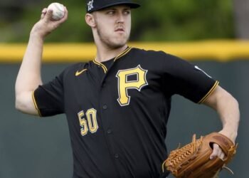 Yanquis adquieren a Jameson Taillon