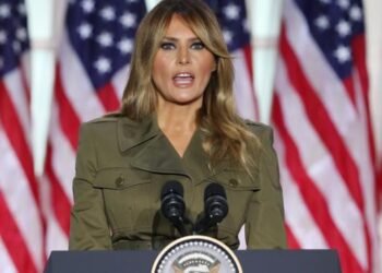 Melania lamenta la muerte de asaltantes al Capitolio y critica los «chismes»