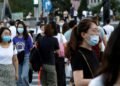 China supera el centenar de nuevos contagios por primera vez desde julio