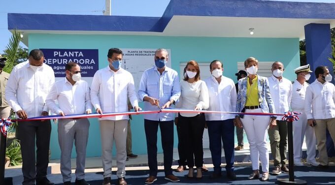 Presidente Abinader inaugura Planta de tratamiento y Sistema de aguas residuales en Luperón