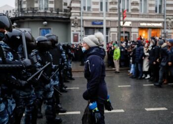 RUSIA: Centenares de detenidos en protestas por prisión de Alexéi Navalni