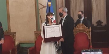 Presidente Abinader condecora a embajadora de Estados Unidos con orden al mérito Duarte, Sánchez y Mella