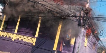 Incendio afecta comando de campaña del PLD en Santiago