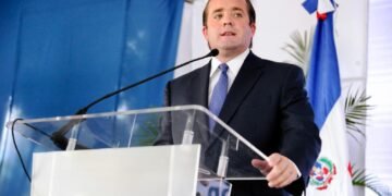 Funcionarios que representen al país no viajarán en vuelos de primera clase