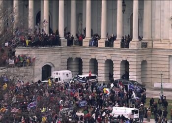 FBI alerta de protestas armadas frente a los 50 capitolios estatales antes de la toma de posesión de Biden