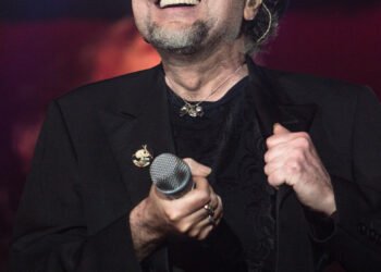 Joaquín Sabina afirma Búnbury y Bosé pertenecen a secta conspiratorias y anti Covid