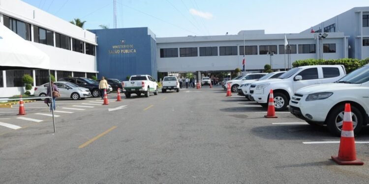 64% nuevos infectados por COVID-19 están en el DN, Santo Domingo y Santiago