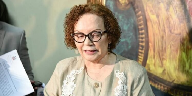 Revocan tarifa de las multas por violación del toque de queda