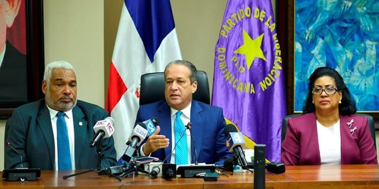 Reinaldo Pared Pérez pide al PLD que se le excluya del Comité Político por razones de salud