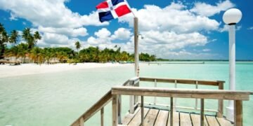 El ingreso de turistas a R.Dominicana cae 44,18 % en diciembre, según BC