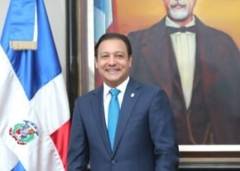 Abel Martínez se querella contra fiscales que allanaron su oficina política