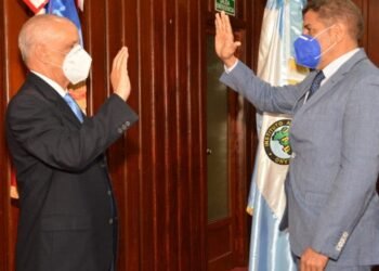 Juramentan director interino del IAD, tras suspensión de Leonardo Faña