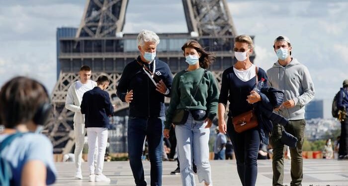 Francia supera las 70.000 muertes por coronavirus