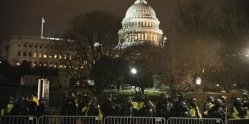 Muere policía del Capitolio debido al asalto al Congreso de EEUU, según CNN
