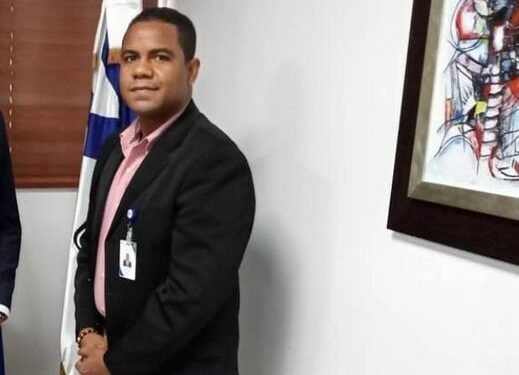 Acusan de violación sexual al encargado de Aduanas en Santiago
