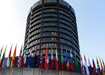 Banco Mundial rebaja crecimiento global preocupado por avance de la pandemia