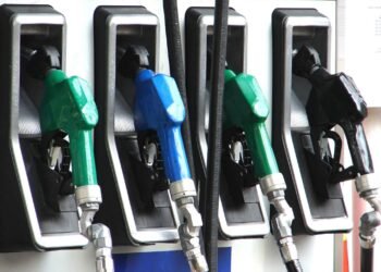 Mayoría de los combustibles suben a pesar de que el Gobierno dice que asumió “gran parte del aumento”