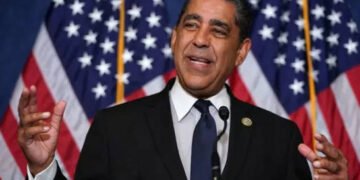 Adriano Espaillat dice Donald Trump debe ser enjuiciado por iniciar motín en el Capitolio