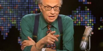 Hospitalizan a Larry King por Covid-19