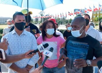 Dueños de bares y restaurantes suplican les dejen trabajar