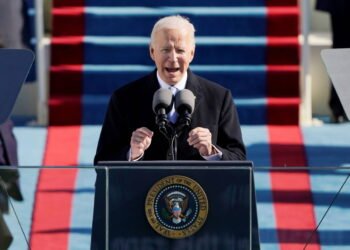 Biden cumple su promesa y pide la ciudadanía para 11 millones de indocumentados en su pimer día