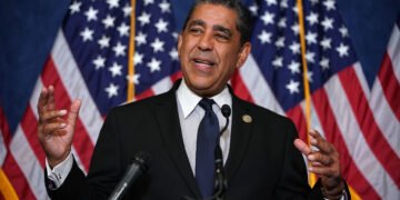 Congresista Espaillat da positivo al COVID-19
