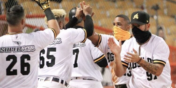 Águilas se reponen y logran primer triunfo ante Toros en semifinal; Negrín dominante