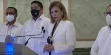 Restaurantes pueden recibir otra vez clientes; amplían el lapso para circular