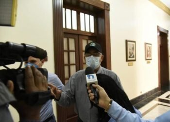 Leonardo Faña apodera abogados por acusación de abuso sexual y visita el Palacio Nacional