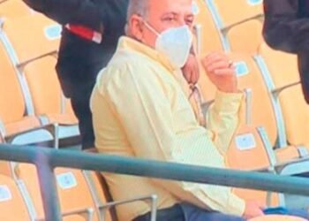 Ministro de Salud Pública explica su presencia en el juego de Águilas y Gigantes