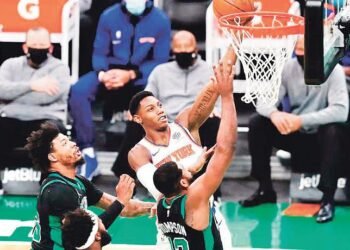 Randle conduce Knicks a ganar