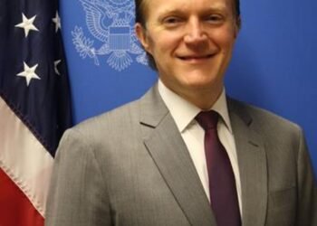 Robert W. Thomas asume como encargado de negocios de la embajada de los Estados Unidos