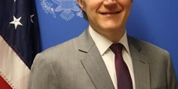 Robert W. Thomas asume como encargado de negocios de la embajada de los Estados Unidos