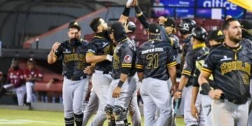 Explosivo bateo de Ramón Torres en triunfo de las Águilas Cibaeñas
