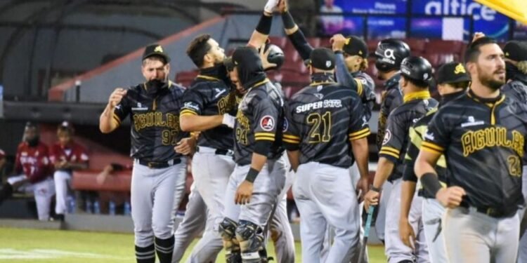 Explosivo bateo de Ramón Torres en triunfo de las Águilas Cibaeñas