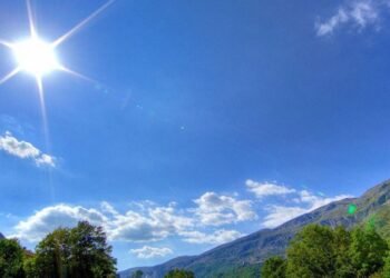 Onamet prevé un ambiente de buen tiempo este lunes feriado; mantiene alerta en costas