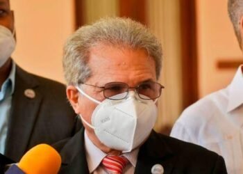 Waldo Ariel dice con flexibilización del toque de queda Gobierno prácticamente tiró la toalla