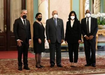 Cuatro nuevos jueces del Tribunal Constitucional toman juramento