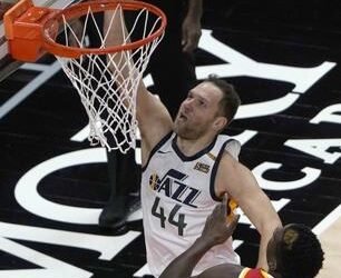 Clarkson lleva al Jazz a una victoria y sigue con la mejor marca de la NBA