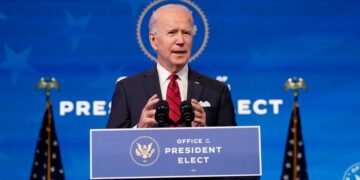 Biden se opone a que Trump siga recibiendo informes de inteligencia