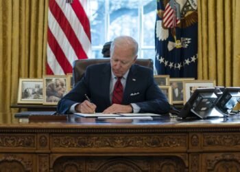 Biden buscará reunificar hijos separados de padres por Trump