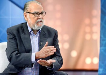Ministro de Economía afirma endeudamiento llega hasta un 55% del PIB