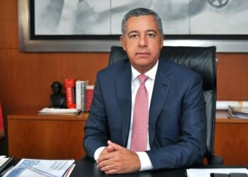 Ex ministro Donald Guerrero acude a Procuraduría en respuesta a citación